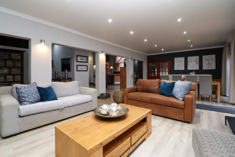 3 Bedroom Property for Sale in Flamwood North West